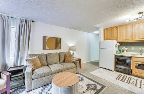 Red River Condo | Ski-In/Ski-Out Main Street Condo: Newly Renovated