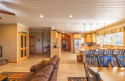 Bethel Ski Chalet | SKY VIEW - Mountain Estate with Amazing Views!