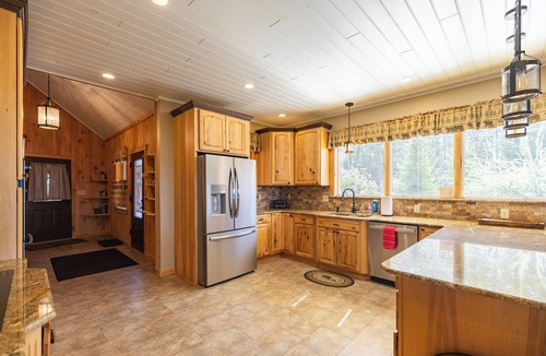 Bethel Ski Chalet | SKY VIEW - Mountain Estate with Amazing Views!