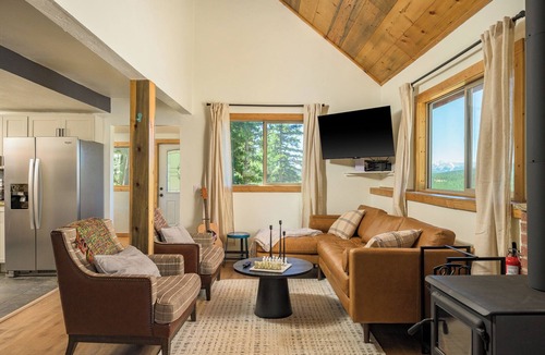 Saint Mary's Cabin | Skyline Lodge