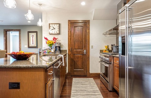 Avon Condo | Sleek and Modern Penthouse at the Beaver Creek Entrance, with Private Shuttle