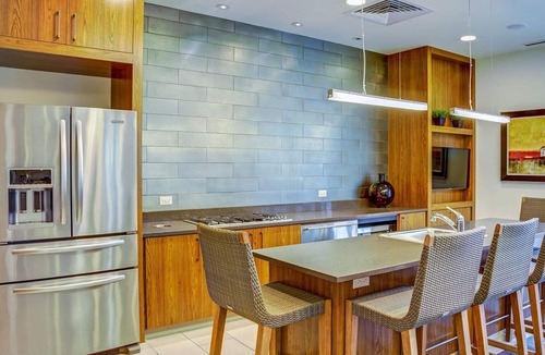Waller Creek District Apartment | Sleek Downtown Austin 1BR w/Gym, Pool & W/D, nr Rainey St, by Blueground