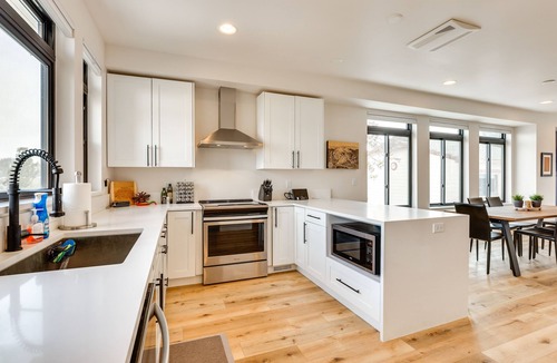 Fraser House | Sleek Fraser Townhome < 8 Mi to Winter Park!