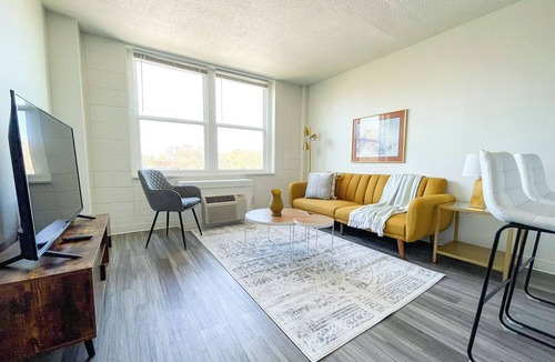 Cincinnati Apartment | Sleepover: Charming 1BD/1BA + Gym - Cincinnati