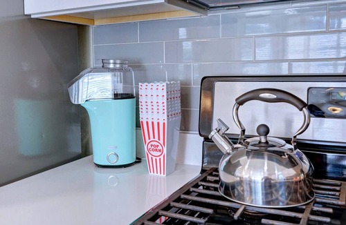 Willow Run House | Sleeps 12 | UT Access + Austin Concert Series 5BR