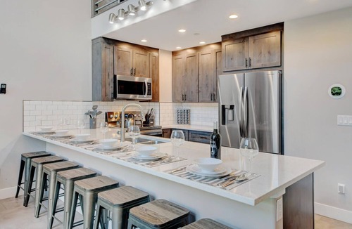 Old Town House | Slopeside Villa 135 I Private Hot Tub I Ski Views I Bunk Room I Fire Table I Discounted Attractions