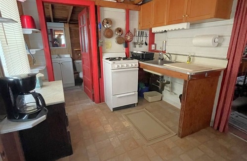 Sebago Cottage | Small Cottage just steps away from Sebago Lake