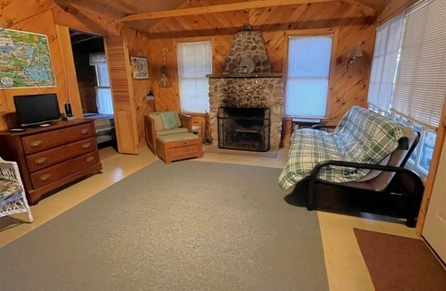 Sebago Cottage | Small Cottage just steps away from Sebago Lake
