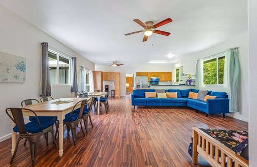 Keaau House | Snowbird-friendly home near the beach with patio, grill, outdoor dining area