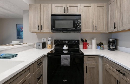Winter Park Condo | Snowblaze A23 communal indoor pool & hot tub