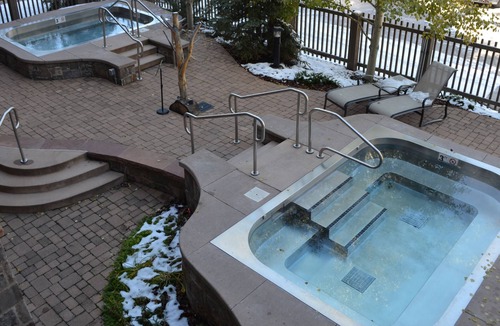 Snowmass Village Condo | Snowmass Capitol Peak Lodge- just 50 ft. to Elk camp gondola & dining