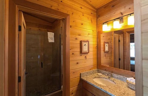 Friday Harbor Hotel | Snug Harbor Resort and Marina - Two Bedroom Waterfront Suite