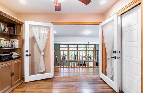 Greater South River City House | SOCO, Big 5BR, SwimSpa-seats 10, Sauna, 7 Beds
