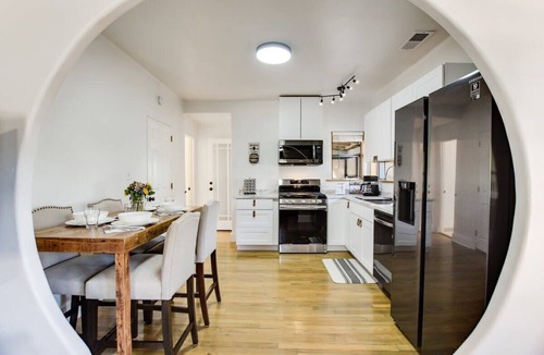 Bouldin House | SoCo - Creekside Bungalow - Portoro