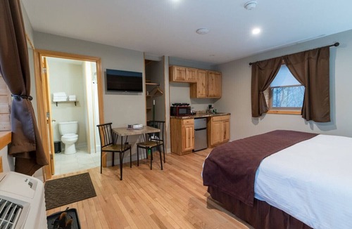 Bethlehem Resort | Solo King Room White Mountains Resort