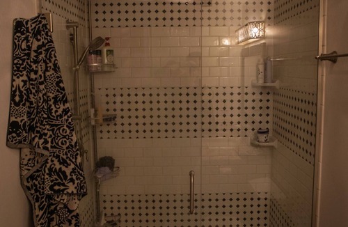 Rabbit Creek Apartment | South Anchorage getaway with indoor gym!