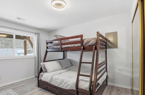 Abbott Loop House | South Anchorage Stay | Greenbelt Retreat