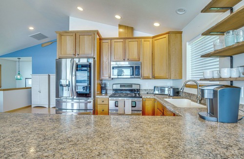 Lakebay House | South-Facing Herron Island Retreat w/Sound Views!