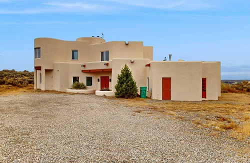 Ranchos De Taos House | Southwest Stunner - Hot Tub, Sauna & Game Room