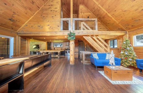 Mauricie Ski Chalet | Spa & Billard and Lake Access | Sylva sur le Lac