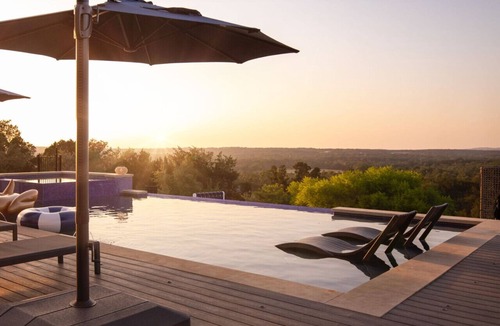 Driftwood House | Spa/Pool, GameBarn, Pickleball, FirePit, Big Views