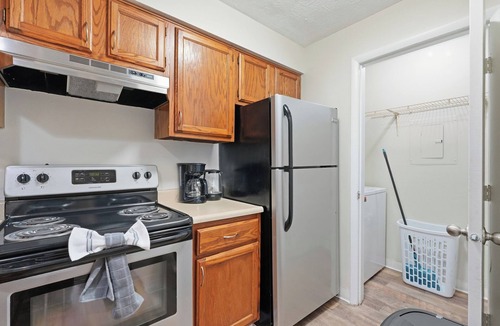 Columbus Apartment | Spacious 1 Bed w/updated finishes