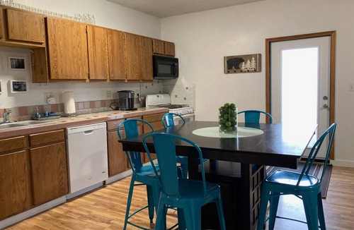Ketchikan Apartment | Spacious 1 Bedroom Apartment