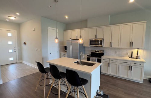 MLK Apartment | Spacious 1BR 2BA Studio in East Austin