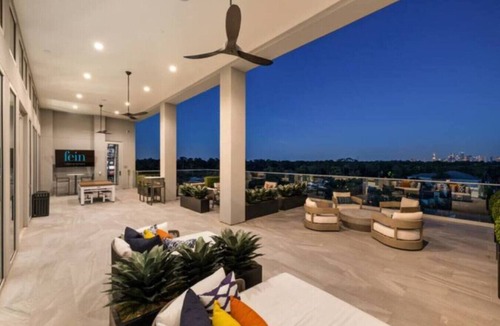 The Galleria Apartment | Spacious 2-Bed, 2-Bath Apartment by The Galleria