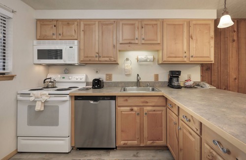 Winter Park Condo | Spacious 2 bedroom remodeled condo, ground floor, private patio