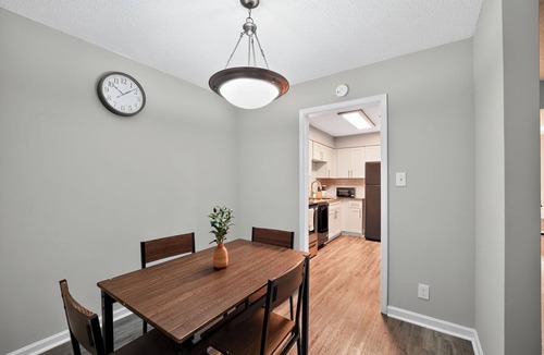 Marietta Apartment | Spacious 2Bd/2Bth Apt I Private Porch I Parking