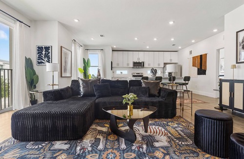 Austin Apartment | Spacious 2BR Corner Unit w/Pool, Bright Layout