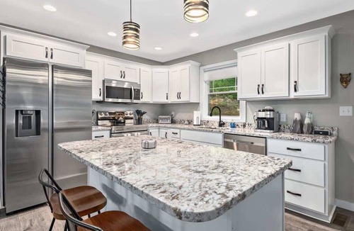 Candler House | Spacious 3BR Retreat w/Game Room | Free Tix