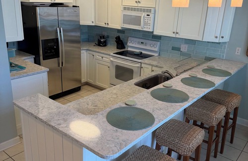 Ocean Isle Beach Condo | Spacious 4BR condo-5 minute walk from beach! Linens provided! Pool Club included