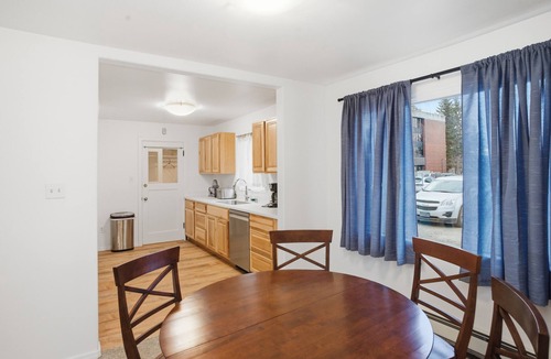 Downtown Anchorage House | Spacious 5-bedroom, 2 Level House in Downtown Anchorage, View of Park Strip