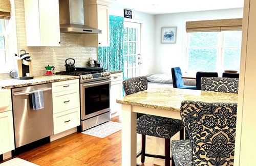 Westerly House | Spacious 5bdrm home- saltwater pool, WiFi, AC, private beach parking pass