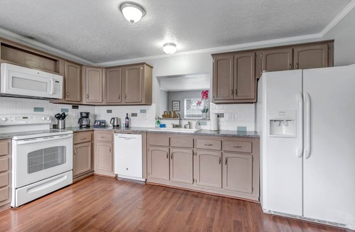 Denver House | Spacious 5BR | Near Downtown Denver | Family & Pet-Friendly!
