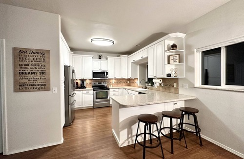 Gateway House | Spacious Alaskan Retreat No Extra Cleaning Fees!