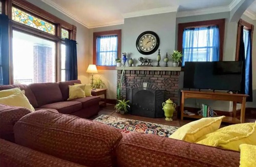 Sandusky Apartment | Spacious & Charming Downtown Sandusky/Cedar Point/Lake Erie/Kalahari