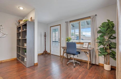 Buckeye Lake House | Spacious Cranberry Bay home just steps to the water! Pet friendly & Minimal Fees