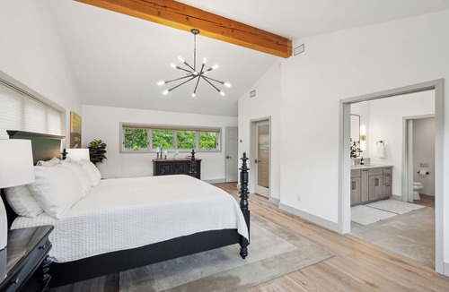West Juneau House | Spacious Custom Home With Extraordinary Views And Hot Tub