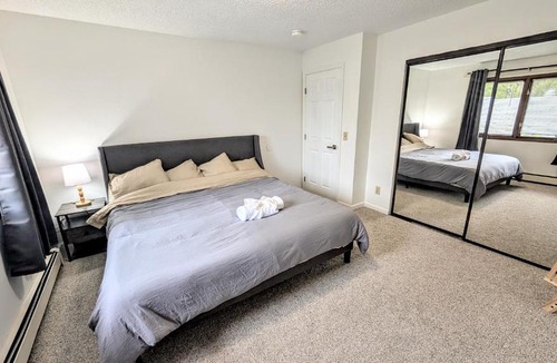 Downtown Anchorage Apartment | Spacious Downtown 2-bdrm Apartment