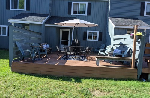 North Woodstock Condo | Spacious Family Townhouse in Alpine Village - close to everything!