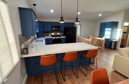 Fraser House | Spacious, fully-loaded 3 bed 3 bath & hot tub!