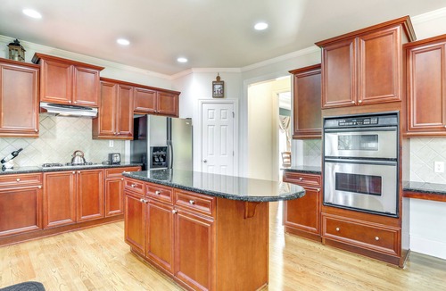 Duluth House | Spacious Home w/Backyard: 3 Mi to Dtwn Duluth!