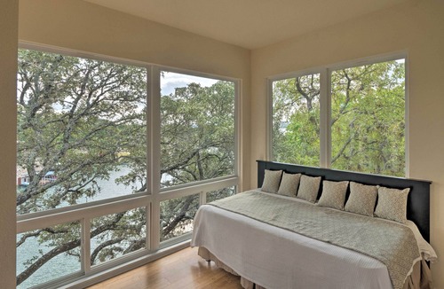 Leander House | Spacious Lake Travis Home w/Private Deck & Views!