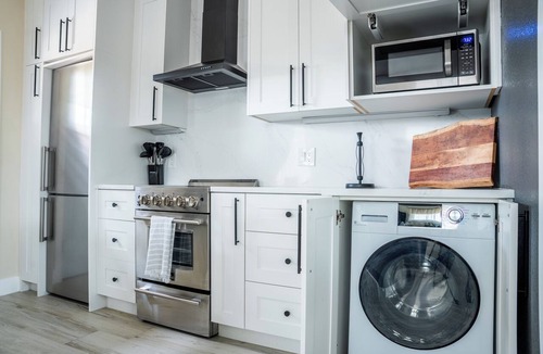 Welby Apartment | Spacious Luxury Retreat, Fireplace, Garden Oasis