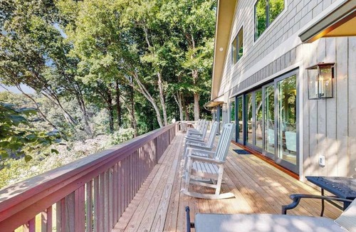 Black Mountain House | Spacious mountain view lodge with firepit, game room and incredible views