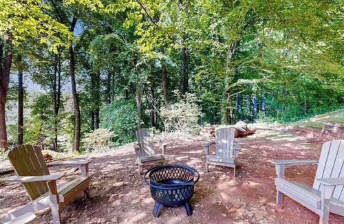 Black Mountain House | Spacious mountain view lodge with firepit, game room and incredible views