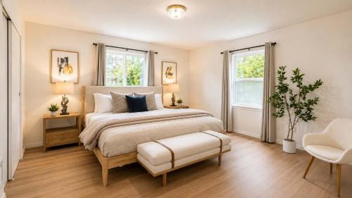 Shoreline House | Spacious Pet Friendly Shoreline Home EV charger